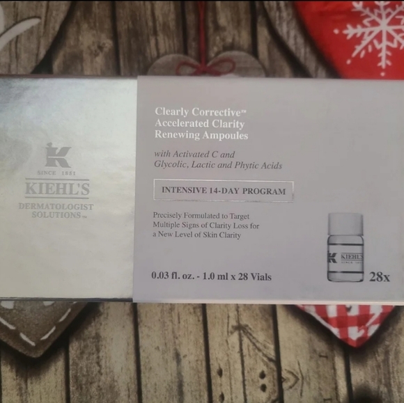 Kiehls Clearly Corrective Accelerated Ampoules